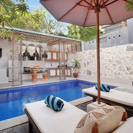 Seminyak Beach Bungalow Studio #2 With Private Pool Exterior photo