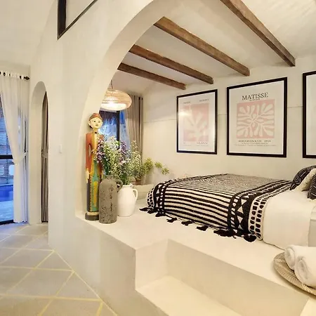 Seminyak Beach Bungalow Studio #2 With Private Pool Exterior photo
