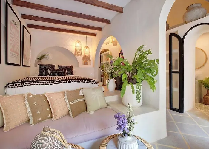 Seminyak Beach Bungalow Studio #2 With Private Pool
